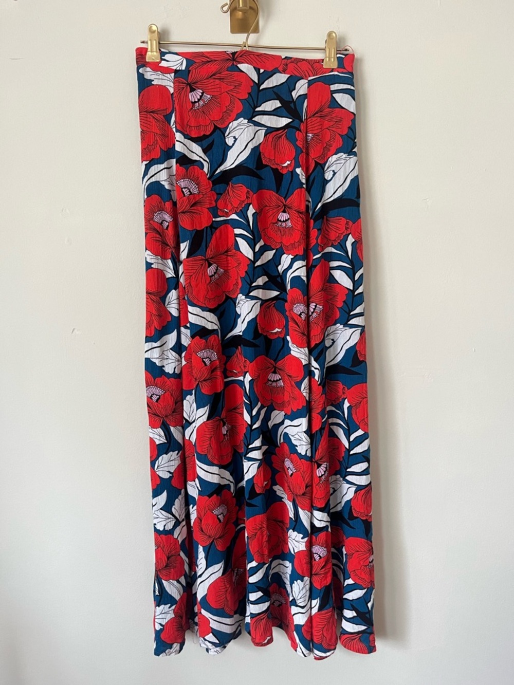 Lulus Romantic Spring colorful  Red Floral Maxi Skirt in Navy size S